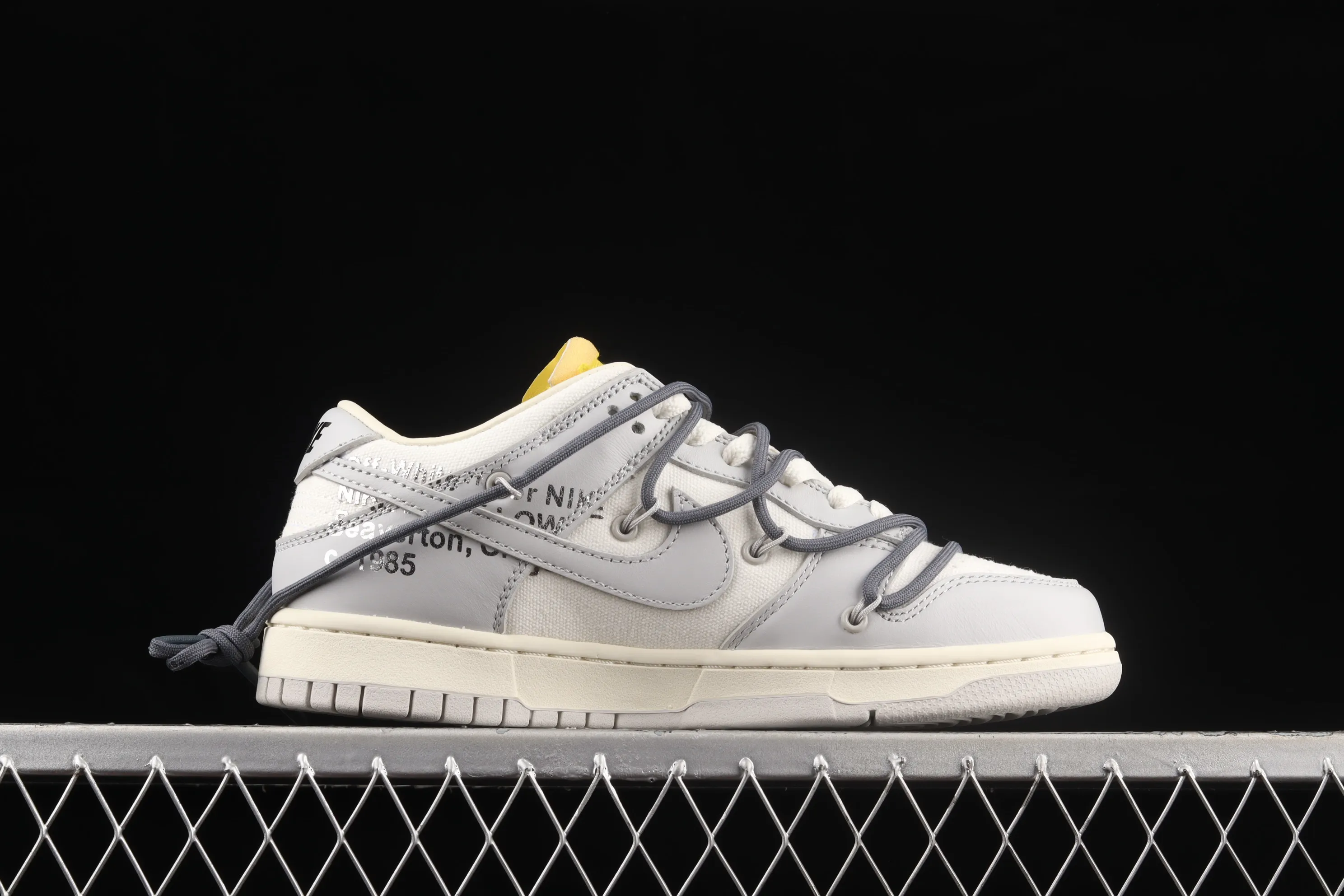 All Categories Nk SB Dunk Series Nk SB Dunk Low Low-top sneakers Pure original version OF x Nk Dunk Low OW Gray SB smashed backboard fashion casual sneakers DM1602-105